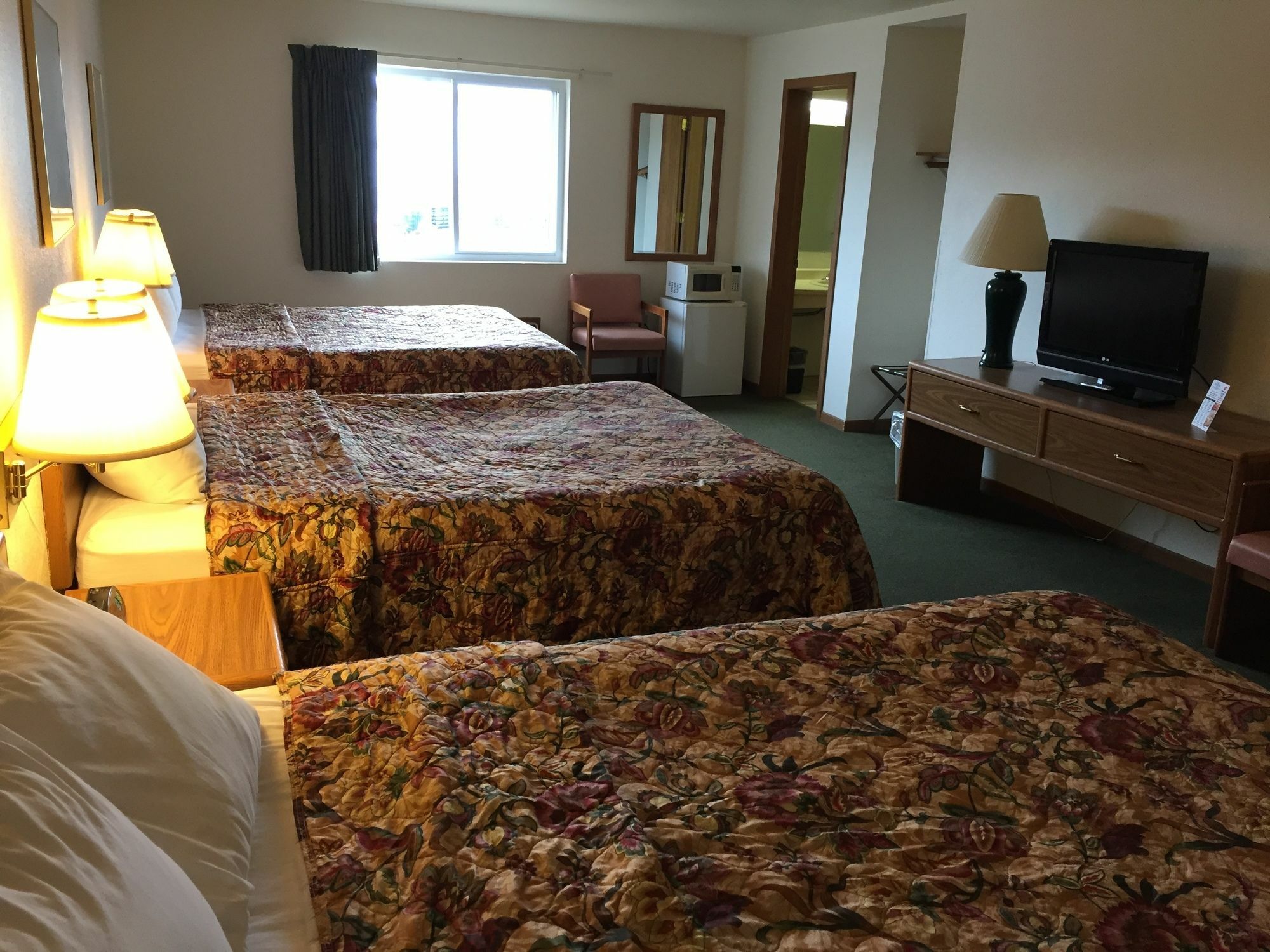 Super 8 By Wyndham Escanaba Eksteriør bilde